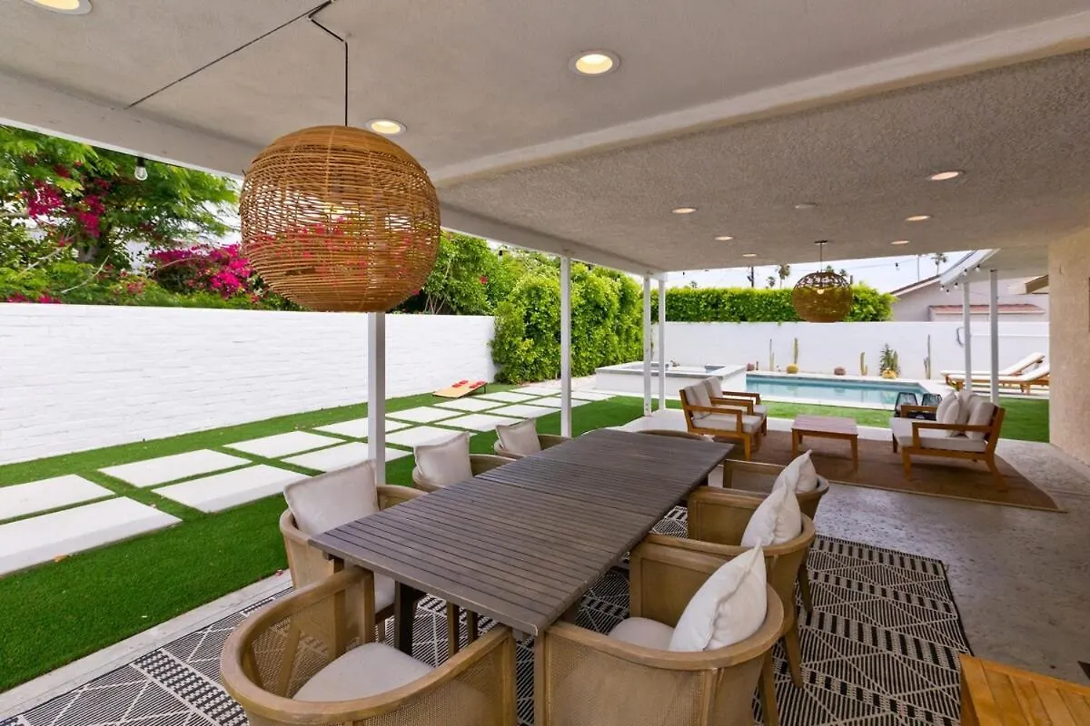 Stunning Palm Springs Hideaway With Pool, Fire Pit Etc Villa