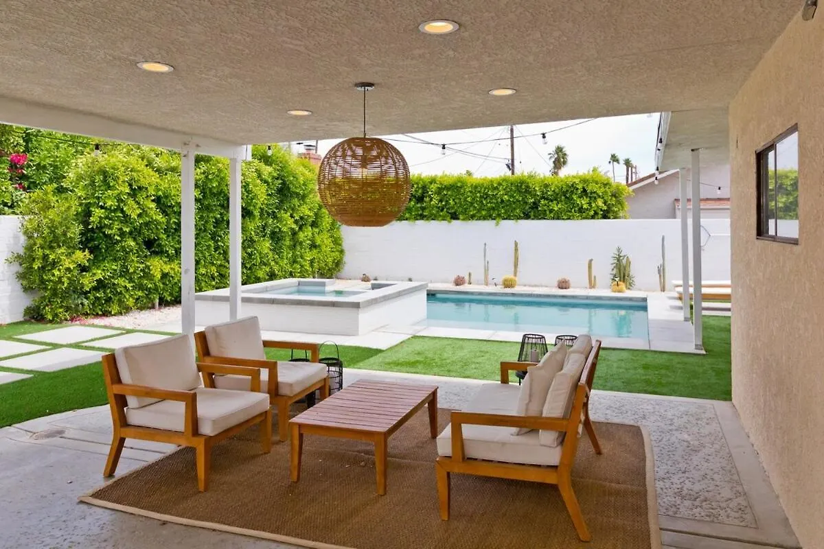 Stunning Palm Springs Hideaway With Pool, Fire Pit Etc Villa